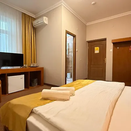 Vila Central Konukevi Köstence