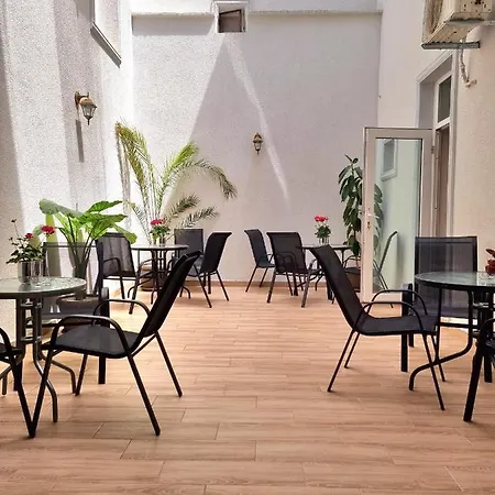 Vila Central بيت ضيافة كونستانتا